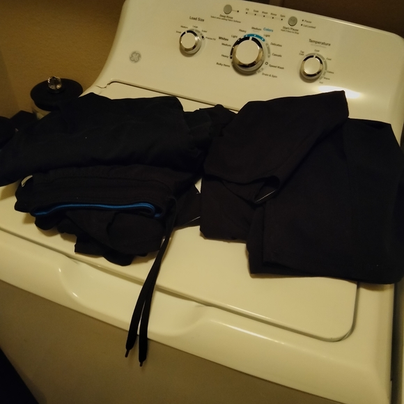 Mens all black jogger scrubs 2 full sets! - Picture 1 of 7